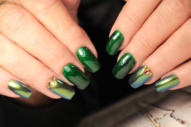 güzel uzun tırnaklar manikür şık tasarım