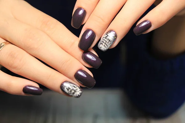 Paznokcie Manicure Moda Białym Tle Tekturowych — Zdjęcie stockowe