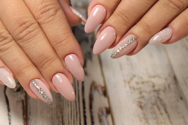 Mooie Mode Manicure Met Een Ontwerp Lange Nagels — Stockfoto