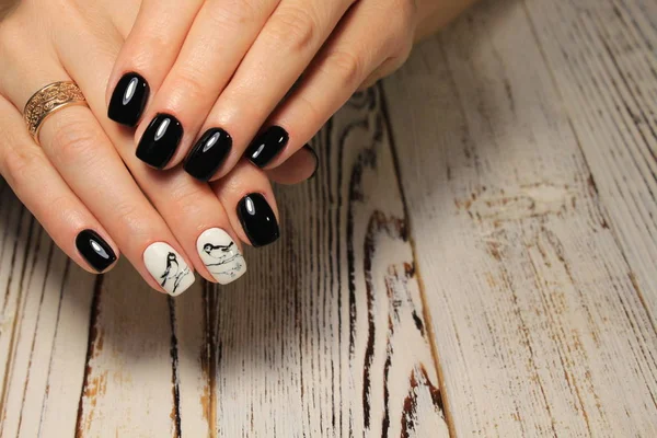 Mooie Zwarte Manicure Achtergrond Van Een Trendy Textuur — Stockfoto