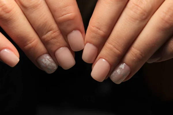 Hermosa Manicura Laca Gel Sobre Fondo Moda Texturizado — Foto de Stock