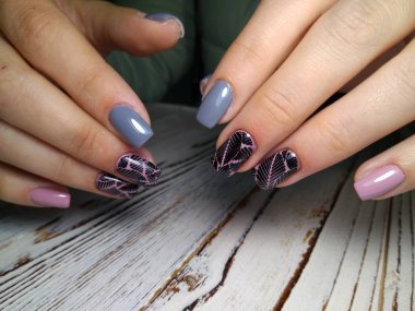 güzel tırnak sanat manikür moda bir doku arka plan üzerinde