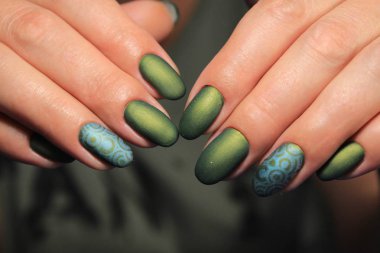 seksi manikür çivi güzel eller üzerinde