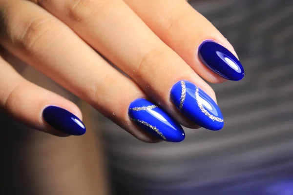 Manucure Glamour Des Ongles Sur Belles Mains Féminines — Photo