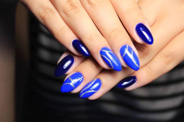 Trendy Blauwe Manicure Van Nagels Een Mooie Textuur Achtergrond — Stockfoto