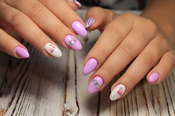 Mooie Manicure Van Nagels Achtergrond Van Een Modieuze Textuur — Stockfoto