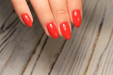 arka plan güzel doku üzerinde şık kırmızı manikür