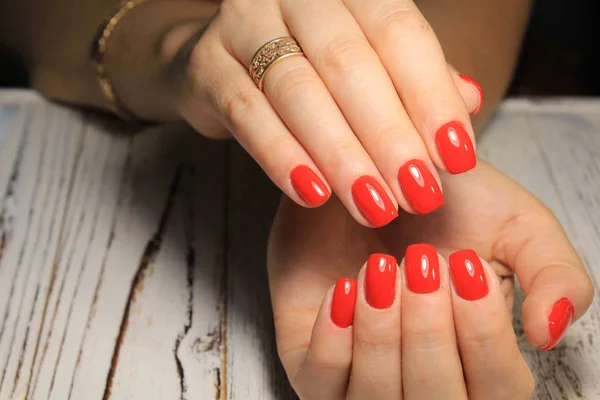 Belle Manucure Rouge Des Ongles Sur Fond Texture Mode — Photo