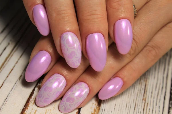 Manucure Glamour Des Ongles Sur Belles Mains Féminines — Photo