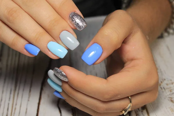 Trendy Blauwe Manicure Van Nagels Een Mooie Textuur Achtergrond — Stockfoto