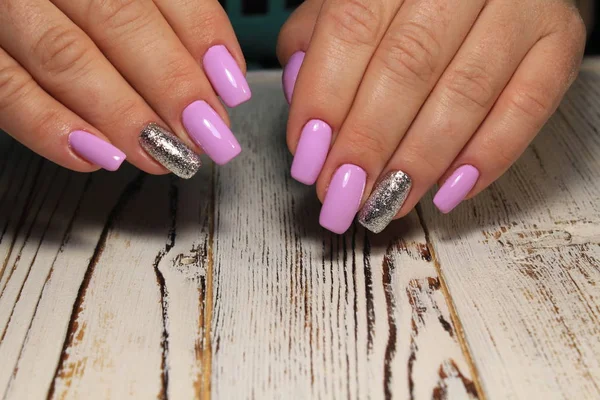 Seksualne Różowy Manicure Piękne Kobiece Dłonie — Zdjęcie stockowe