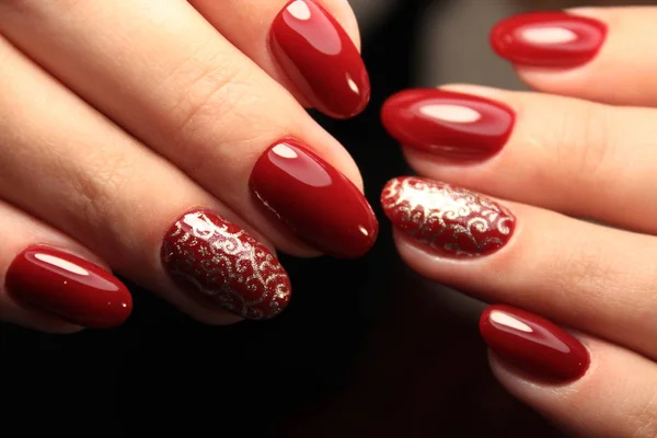 Manicure Moda Czerwony Piękne Kobiece Dłonie — Zdjęcie stockowe