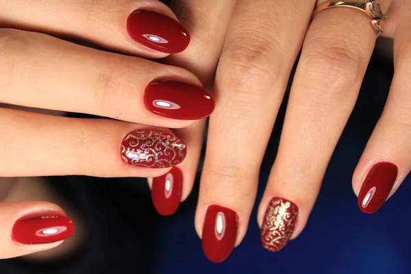 Glamouröse Rote Maniküre Schönen Weiblichen Händen — Stockfoto