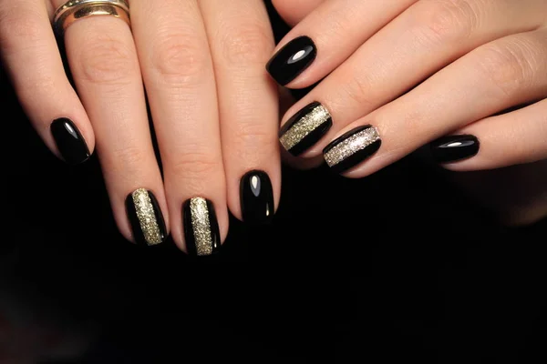 Glam Zwarte Manicure Mooie Vrouwelijke Handen — Stockfoto