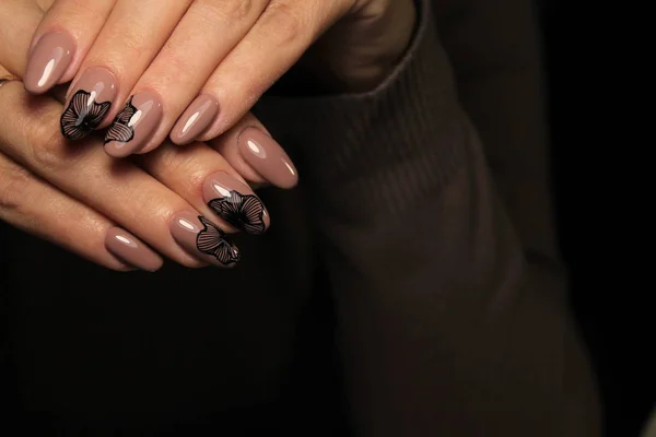 Stijlvolle Roze Manicure Lange Mooie Handen — Stockfoto