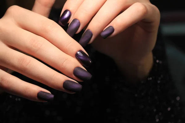 Manucure Ongles Mode Sur Belles Mains Féminines — Photo