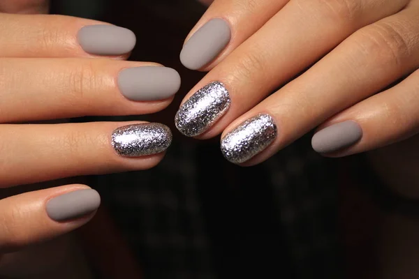 Ongles Manucure Glamour Sur Belles Mains Féminines — Photo