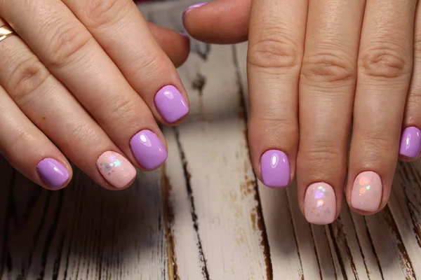 Manucure Glamour Des Ongles Sur Belles Mains Féminines — Photo