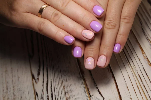 Manicura Rosa Glamorosa Hermosas Manos Femeninas — Foto de Stock