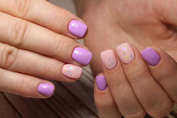 Manicure Rosa Elegante Con Design Belle Mani — Foto Stock