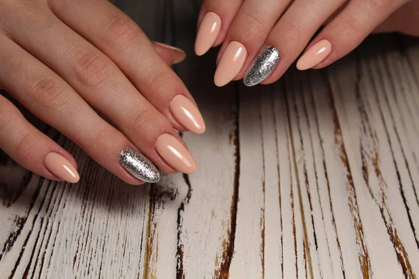 Manucure Glamour Des Ongles Sur Belles Mains Féminines — Photo