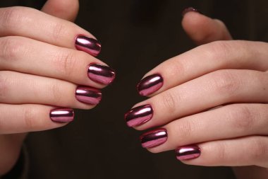 trendy dokusal arka plan üzerinde göz alıcı manikür tasarım