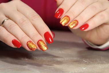 güzel bir doku üzerinde bir tasarım ile moda manikür