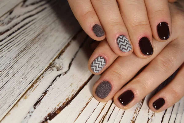 Stylowe Manicure Brązowy Tle Pięknej — Zdjęcie stockowe