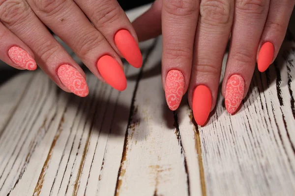 Modieuze Heldere Manicure Mooie Vrouwelijke Handen — Stockfoto