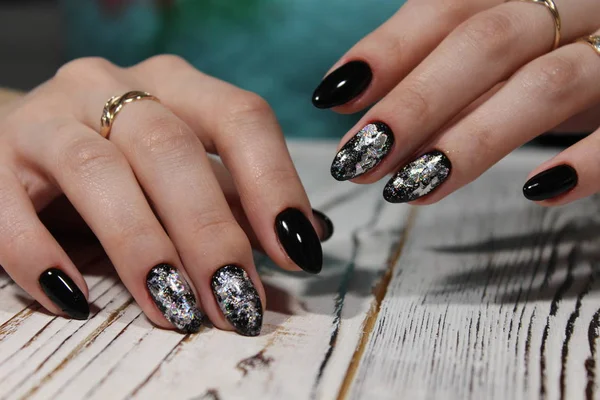 Seksowny Czarny Manicure Dla Pięknych Kobiet Mody — Zdjęcie stockowe