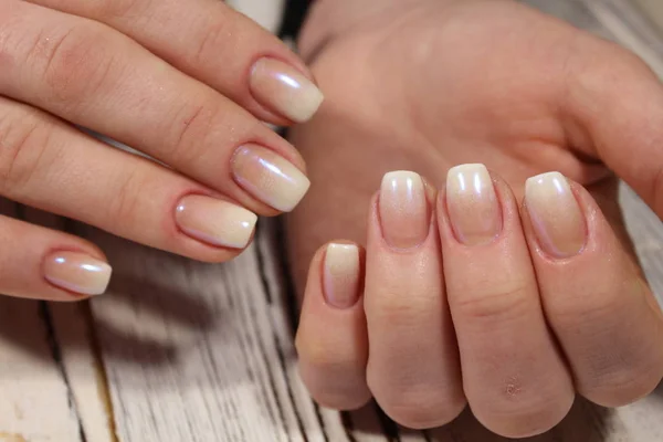 Piękny Ślub Manicure Piękne Kobiece Dłonie — Zdjęcie stockowe