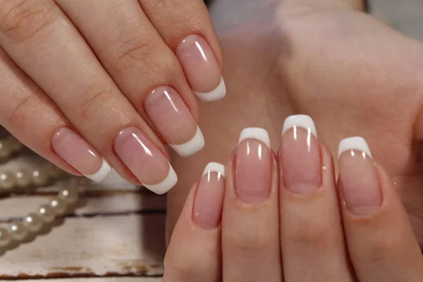 Mooie Bruiloft Manicure Mooie Vrouwelijke Handen — Stockfoto