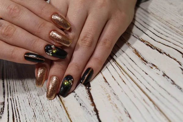 Sexy Golden Manicure Long Beautiful Nails — Stock Photo, Image