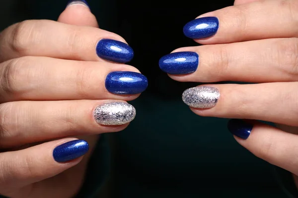 Glamouröse Maniküre Von Nägeln Schönen Weiblichen Händen — Stockfoto