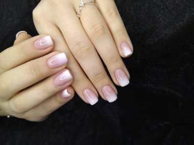 göz alıcı manikür çivi güzel eller üzerinde