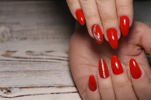 La manicura a la moda femenina —  Fotos de Stock