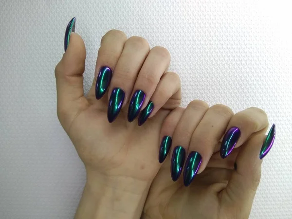 Bella manicure verde — Foto Stock