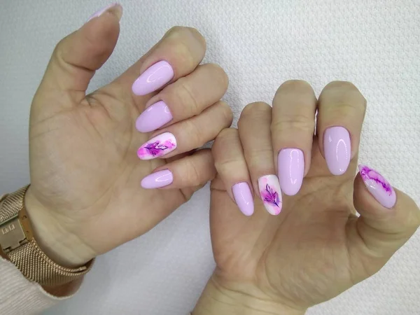 Beautiful pink nails — Stock Photo, Image