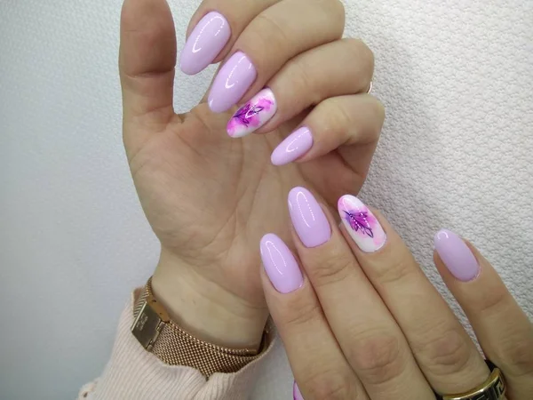 Beautiful pink nails — Stock Photo, Image