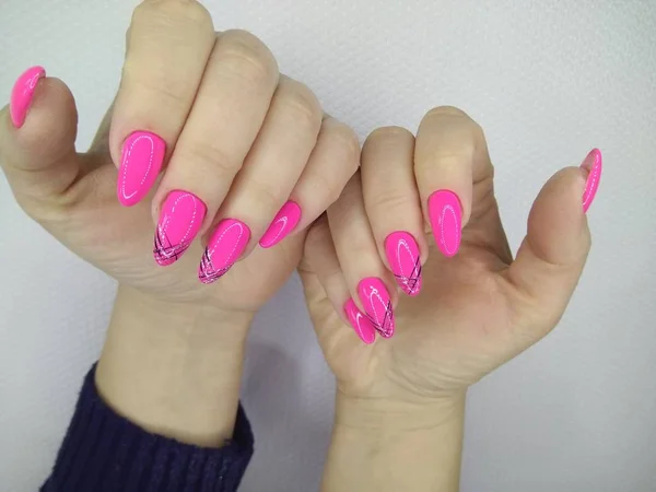 Sexy roze manicure — Stockfoto