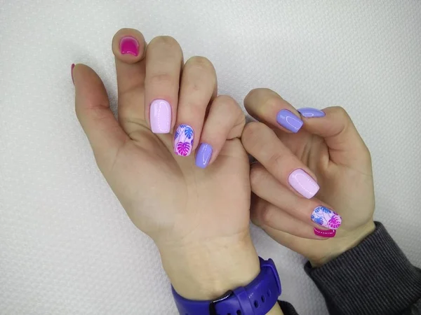 Sexy roze manicure — Stockfoto