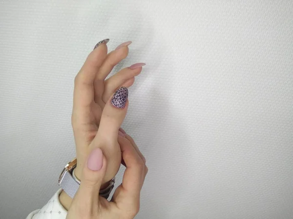 La manicura de moda de las uñas — Foto de Stock