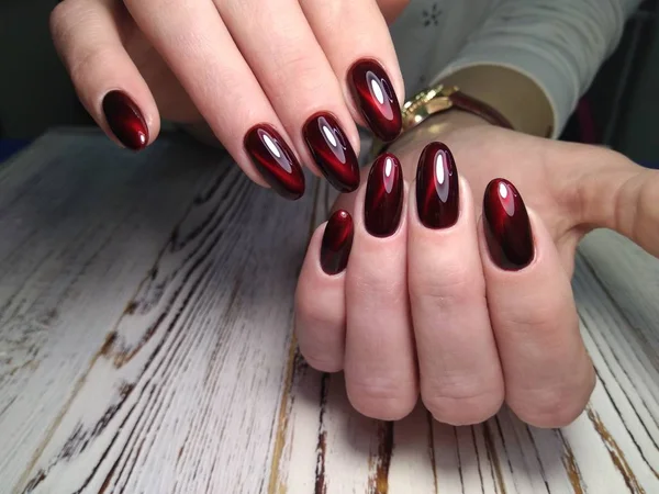 Piękny manicure paznokci — Zdjęcie stockowe