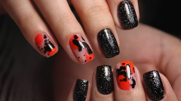 glamorous manicure design