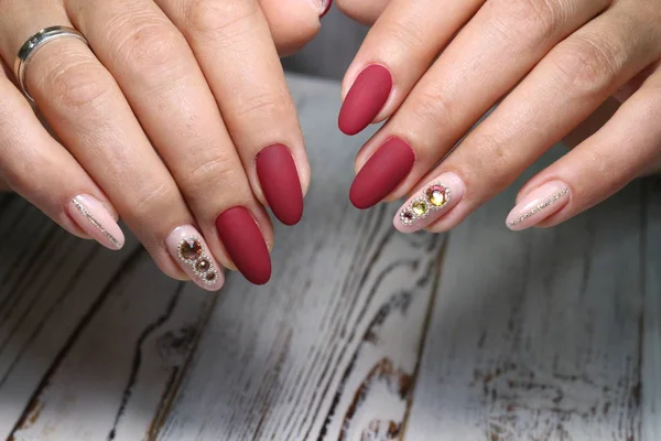 Piękny żel manicure lakier — Zdjęcie stockowe