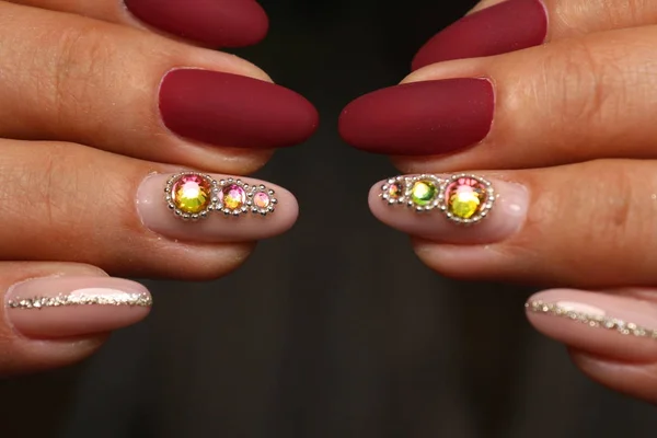 Stylowe paznokcie manicure — Zdjęcie stockowe