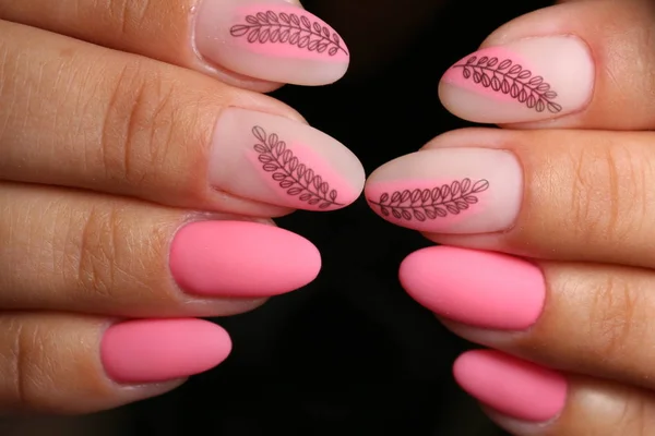 Closeup photo of a beautiful female hands with elegant manicure — Stock Photo, Image