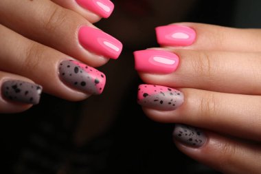 gümüş tasarımlı modabej manikür