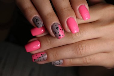 gümüş tasarımlı modabej manikür