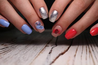 gümüş tasarımlı modabej manikür